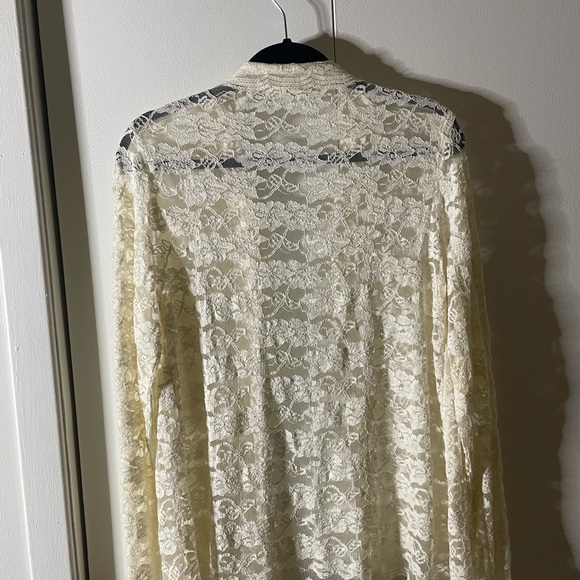 Lace shirt Medium - Picture 3 of 3
